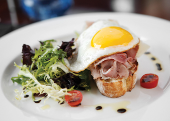 Foti’s: Fried Egg Sandwich 