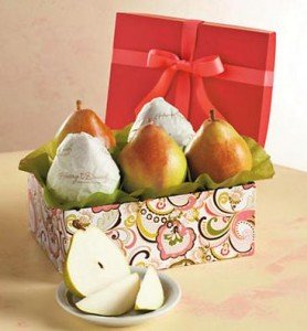 Four to six, handpicked Royal Riviera pears for $19.95. (Photo courtesy: harryanddavid.com)