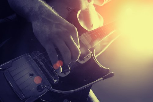 shutterstock_69678460 guitar