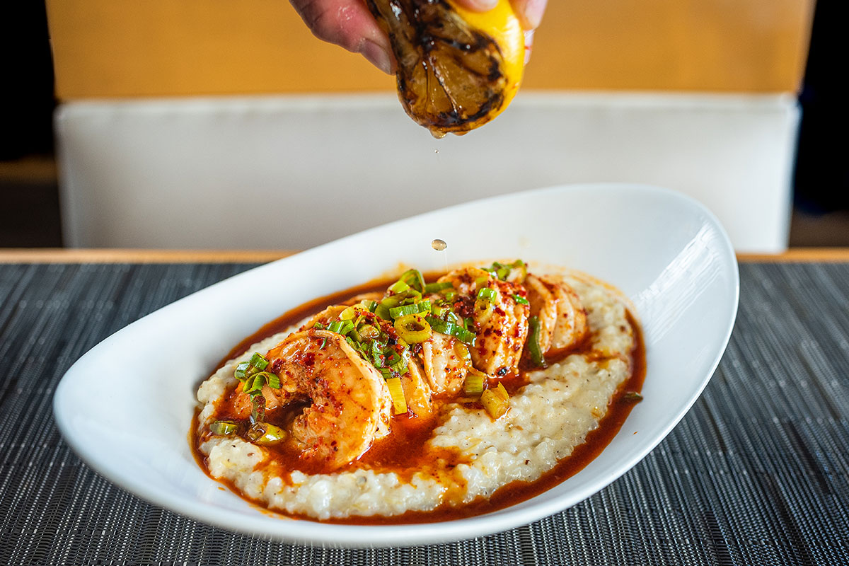 shrimp and grits with sprinkled lemon