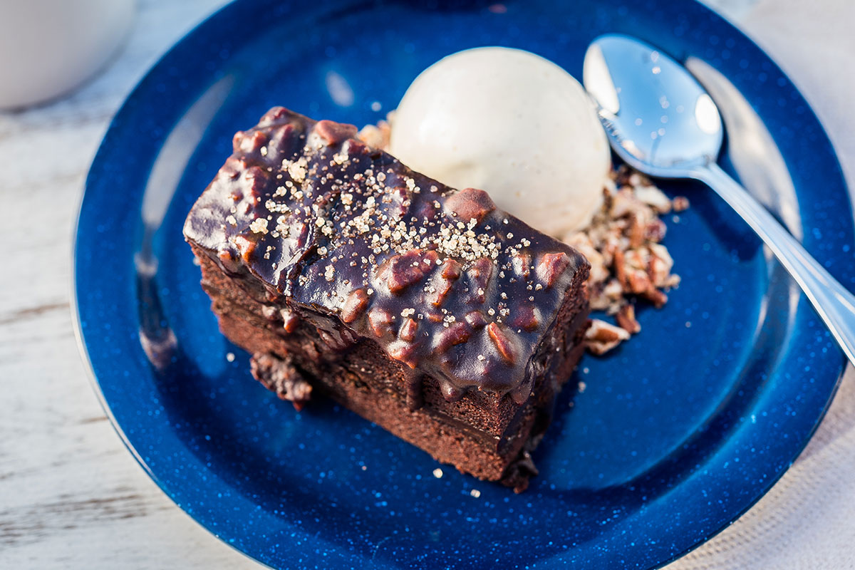 chocolate cake on blue plate