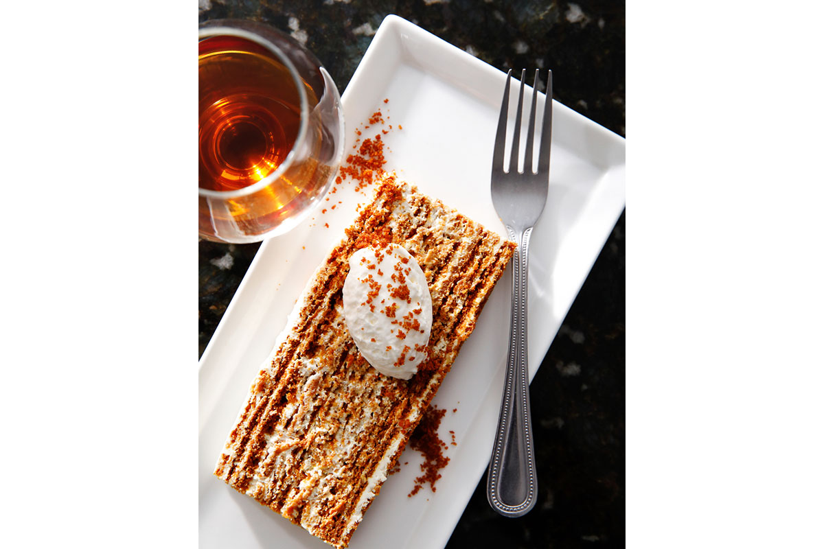 carrot cake with cream