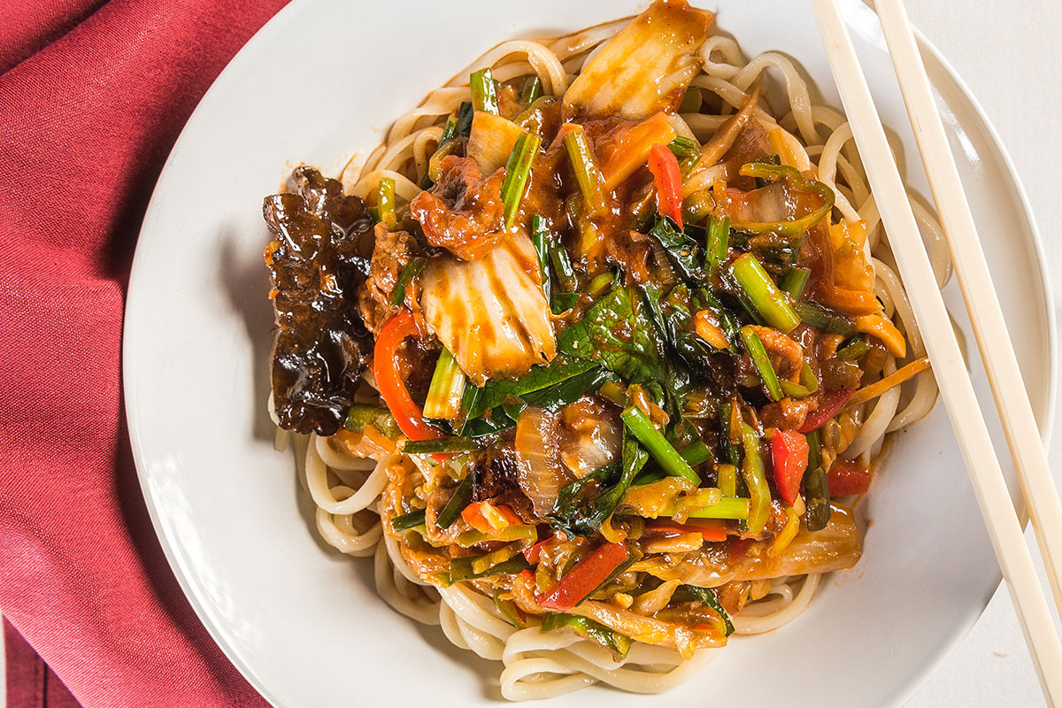 noodles with veg and chopsticks